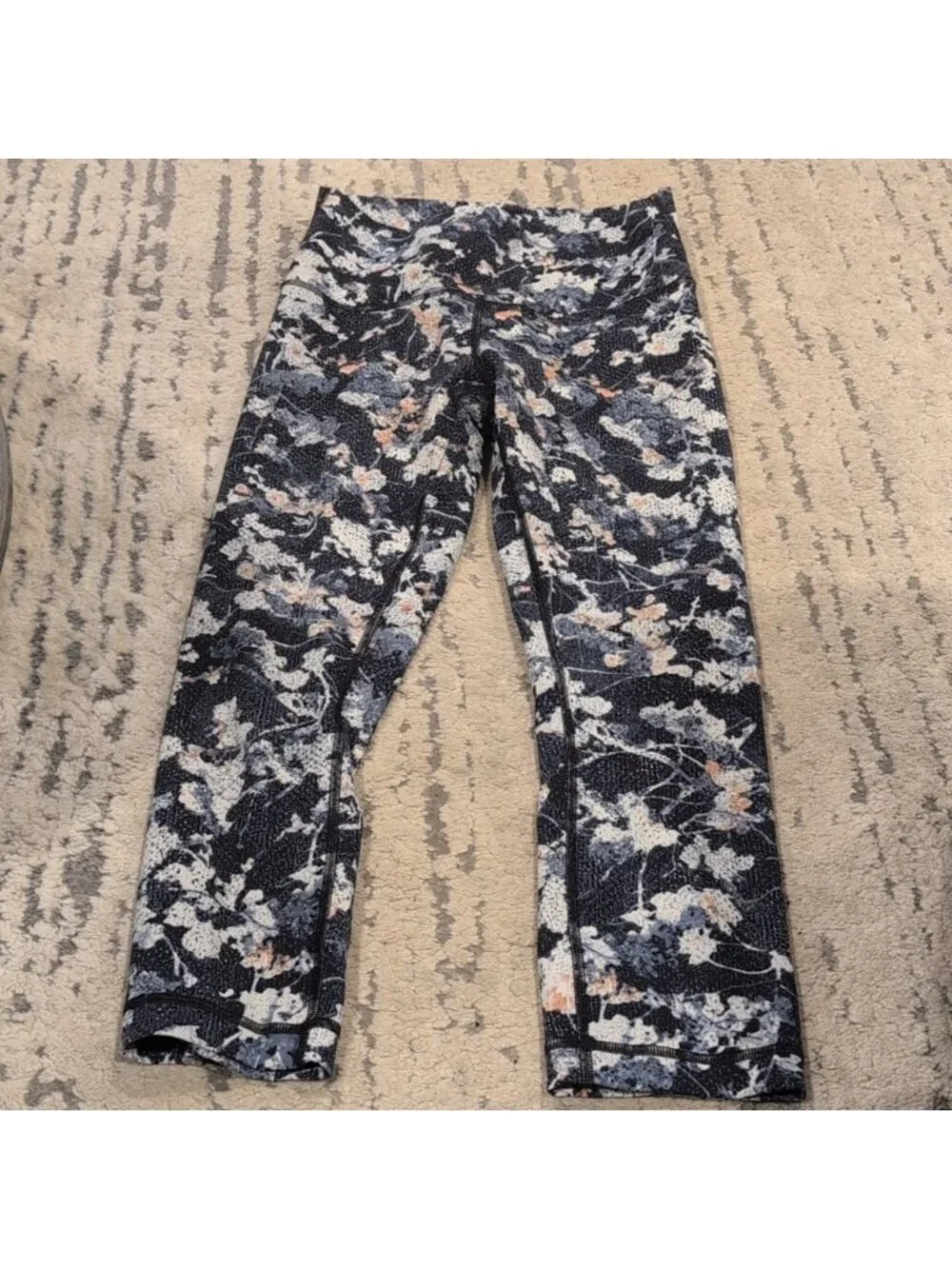 Lululemon Wunder Under Crop (Hi-Rise) 21